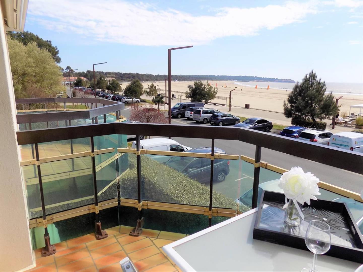 Saint Georges De Didonne - Pleine Vue Mer Pour Ce Studio Cabine Face A La Plage Exterior photo