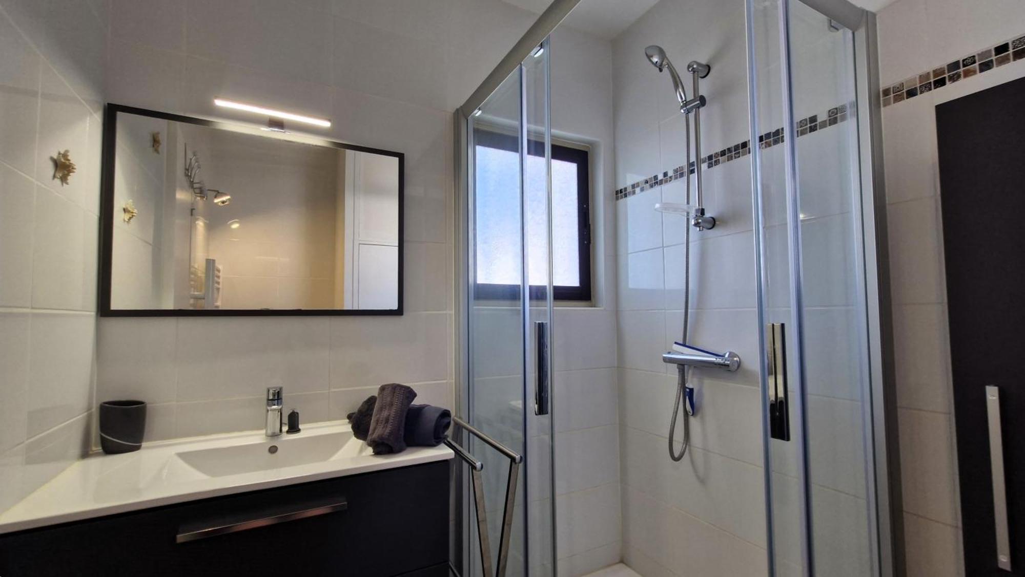Saint Georges De Didonne - Pleine Vue Mer Pour Ce Studio Cabine Face A La Plage Exterior photo